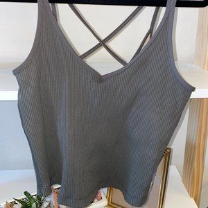 Vuori Rib Crop Tank in Olive- size M